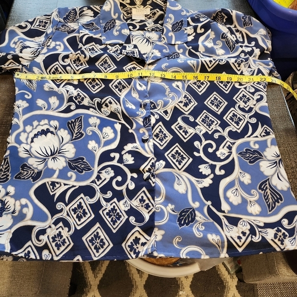 TESS BUTTONDOWN BLOUSE - Picture 3 of 5